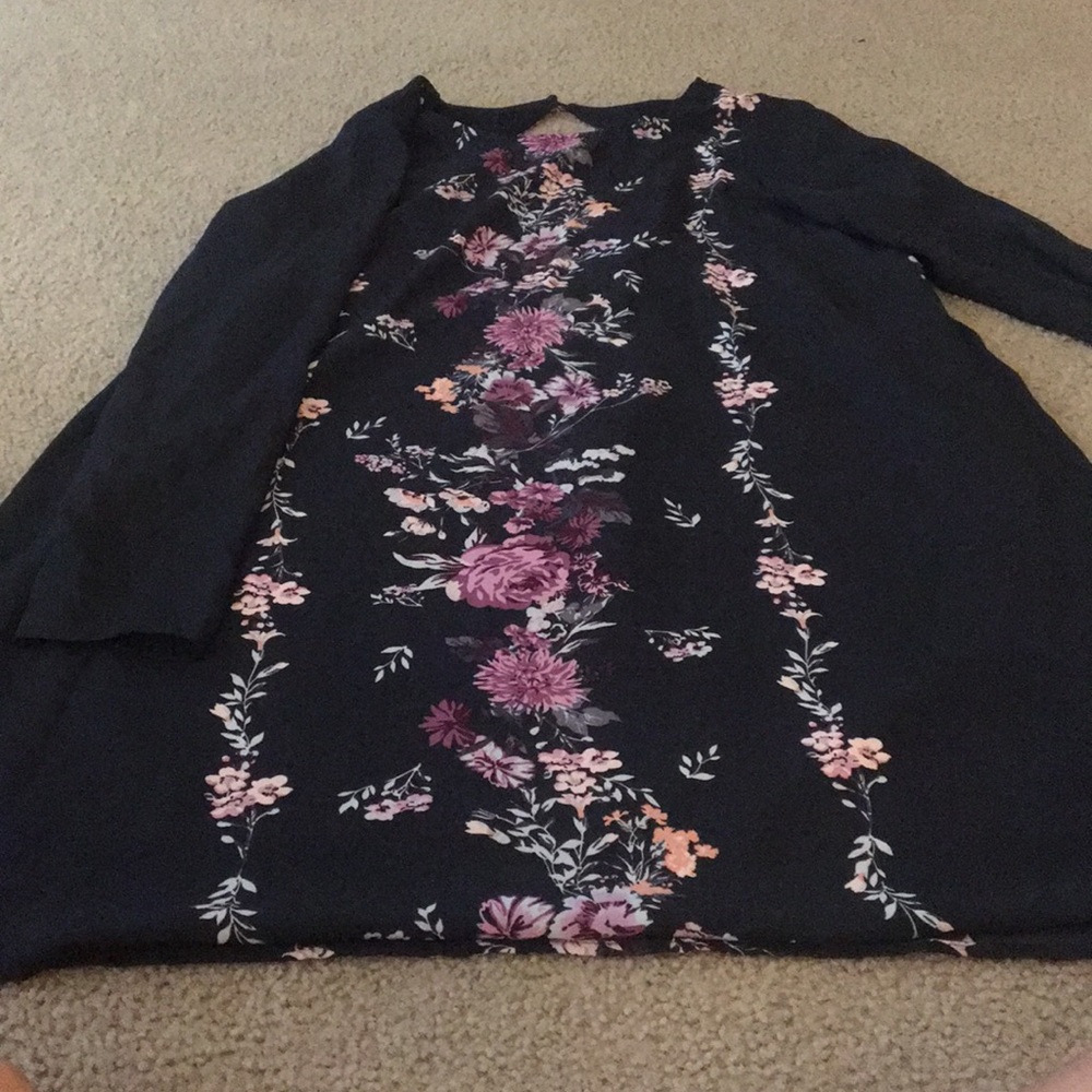 Black dress, long sleeve and flowers